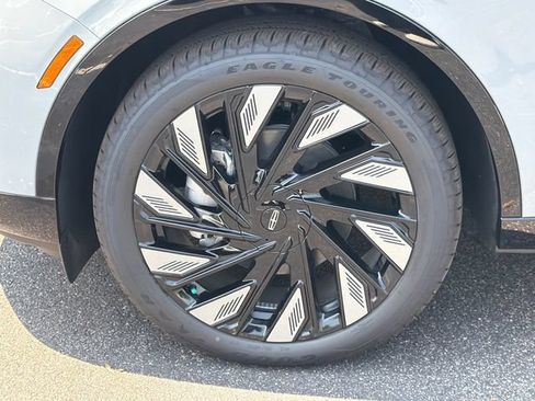 New 2026 Lincoln Nautilus Reserve AWD/4WD image 12