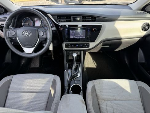 Used 2017 Toyota Corolla LE image 22
