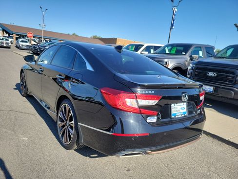 Used 2019 Honda Accord Touring image 3