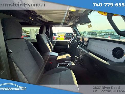 Used 2024 Jeep Wrangler Sport AWD/4WD image 12