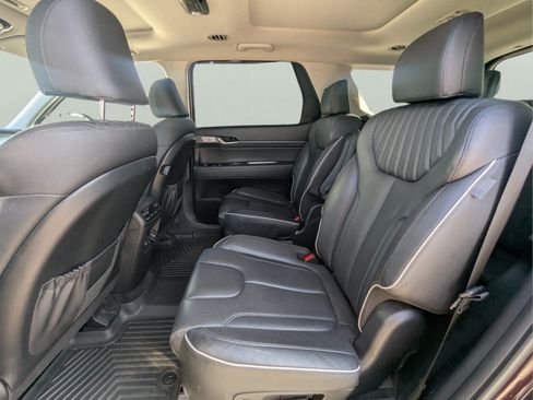 Used 2023 Hyundai Palisade Limited w/ Cargo Package FWD image 13
