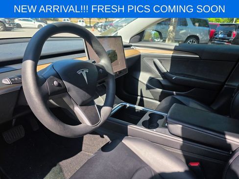 Used 2022 Tesla Model 3 Long Range AWD/4WD image 7