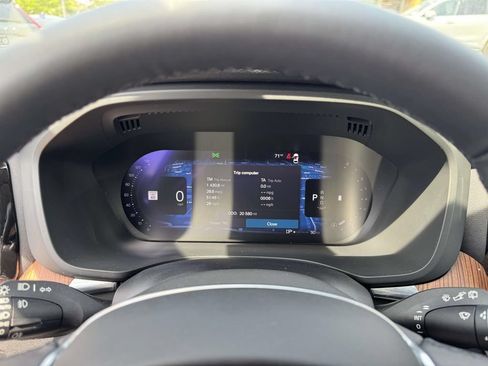 Certified 2024 Volvo XC60 B5 Plus w/ Protection Package Premier AWD/4WD image 23