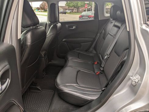 Used 2017 Jeep Compass Latitude w/ Popular Equipment Group AWD/4WD image 12