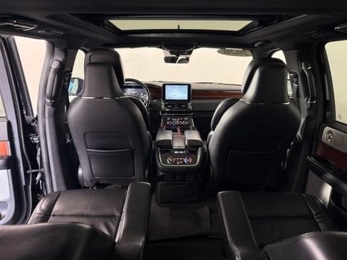 Used 2020 Lincoln Navigator L Reserve w/ Luxury Package AWD/4WD image 23