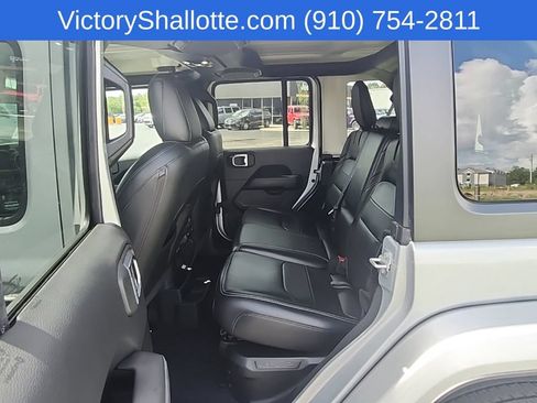 Certified 2022 Jeep Wrangler Unlimited Sahara w/ Cold Weather Group AWD/4WD image 27