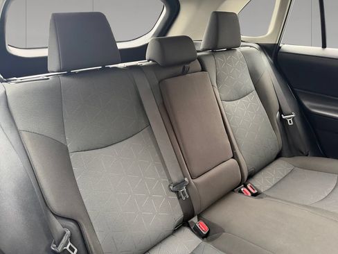 Used 2025 Toyota RAV4 XLE AWD/4WD image 18