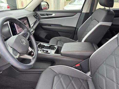 New 2025 Volkswagen Atlas Peak Edition SE AWD/4WD image 12