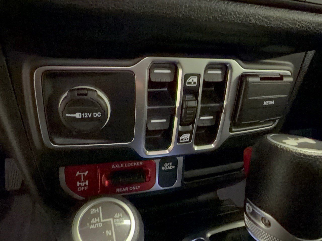 Used 2024 Jeep Wrangler Unlimited AWD/4WD image 15