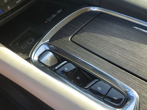 Used 2023 Buick Enclave Avenir w/ Avenir Technology Package FWD image 29