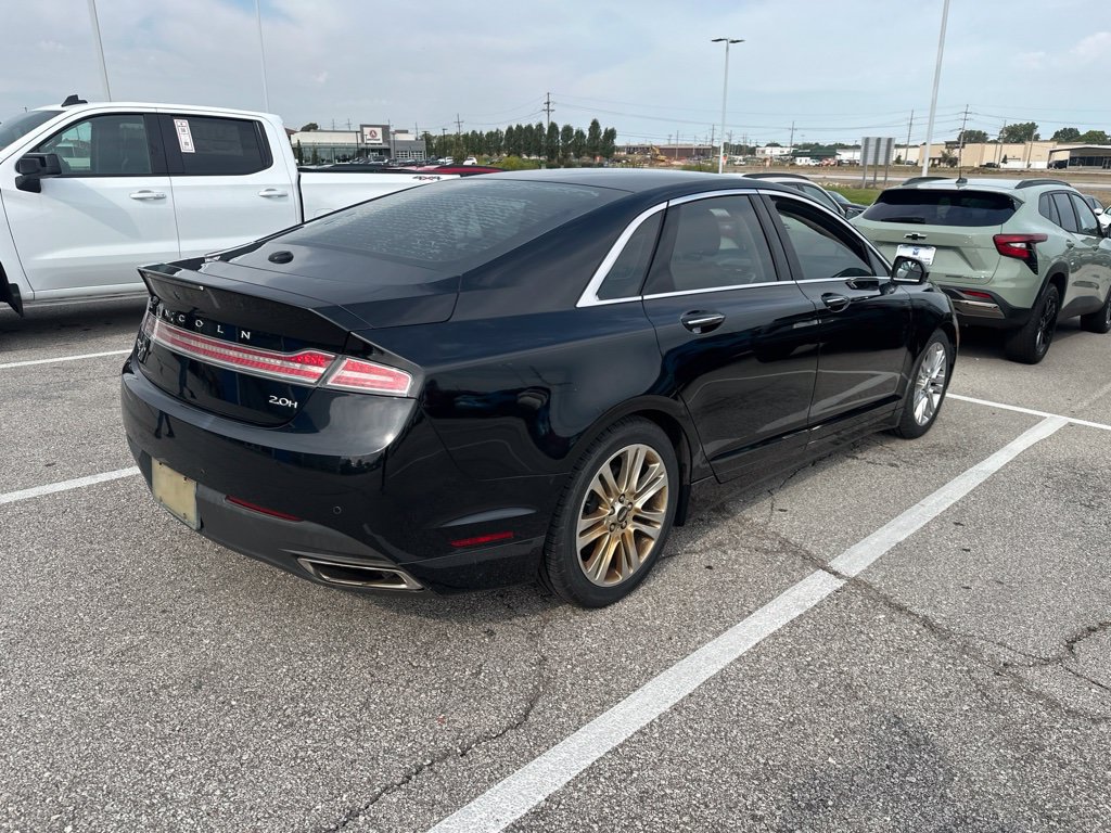 Used 2016 Lincoln MKZ Hybrid FWD image 2