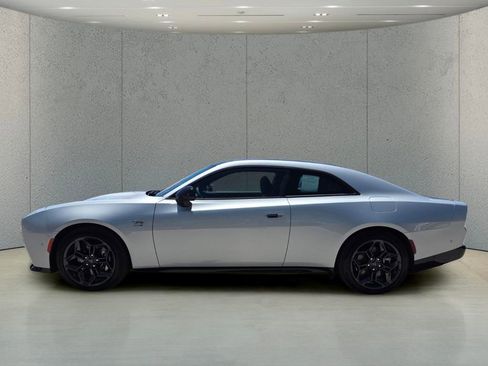 Used 2025 Dodge Charger R/T w/ Sun & Sound Package image 6