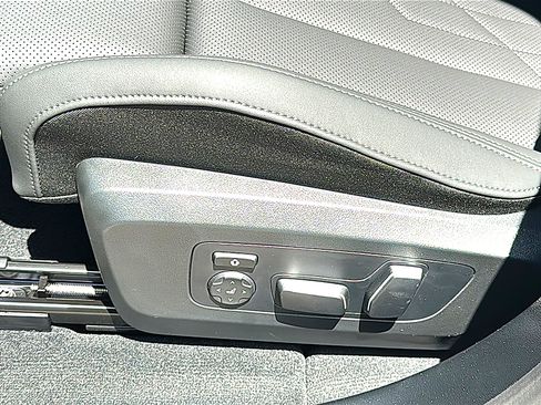 New 2026 BMW X3 xDrive30i w/ Premium Package AWD/4WD image 12