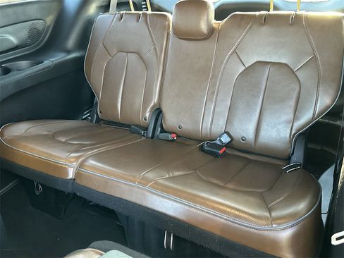 Certified 2020 Chrysler Pacifica Limited w/ Advanced Safetytec Group image 15