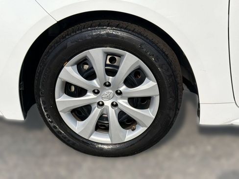 Used 2022 Toyota Corolla LE FWD image 13