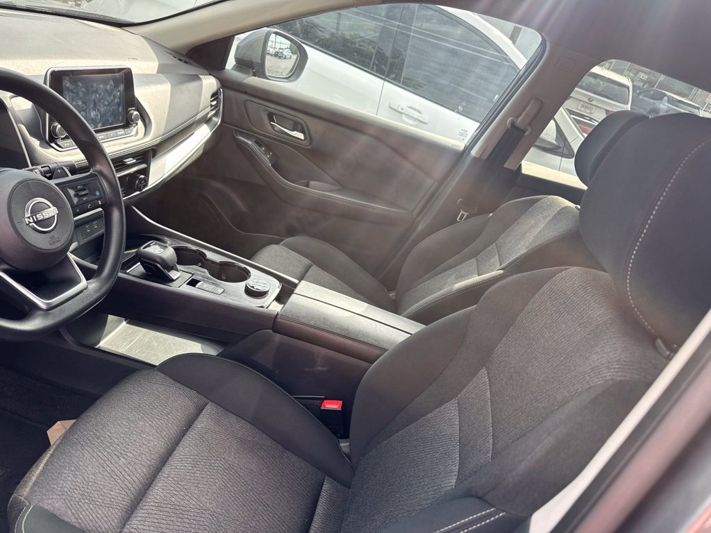 Used 2024 Nissan Rogue SV AWD/4WD image 2