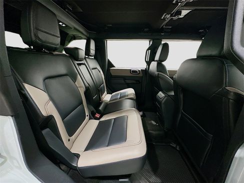 Used 2024 Ford Bronco Wildtrak image 27