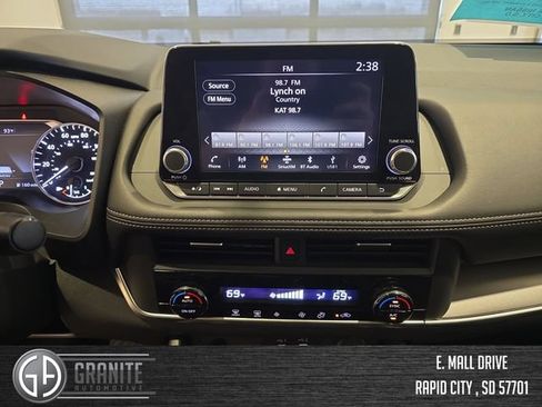 Used 2026 Nissan Rogue SV AWD/4WD image 18