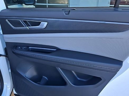 New 2026 Volkswagen Atlas Cross Sport SEL image 15