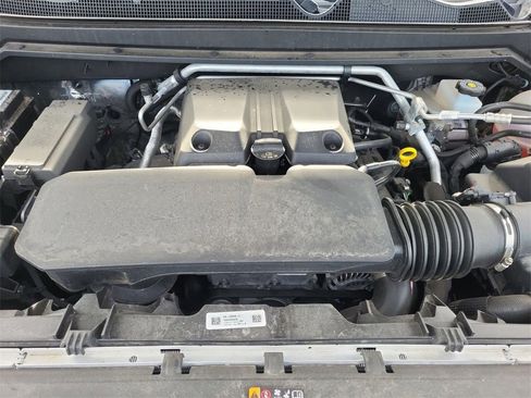 Used 2024 Chevrolet Colorado Z71 w/ Z71 Convenience Package 2 image 35