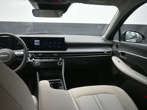Used 2025 Hyundai Sonata SEL FWD image 15