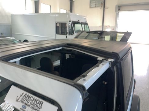 Used 2022 Jeep Wrangler Sport AWD/4WD image 26