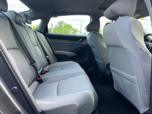Used 2018 Honda Accord EX image 30