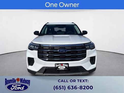 Used 2025 Ford Explorer Active AWD/4WD image 2