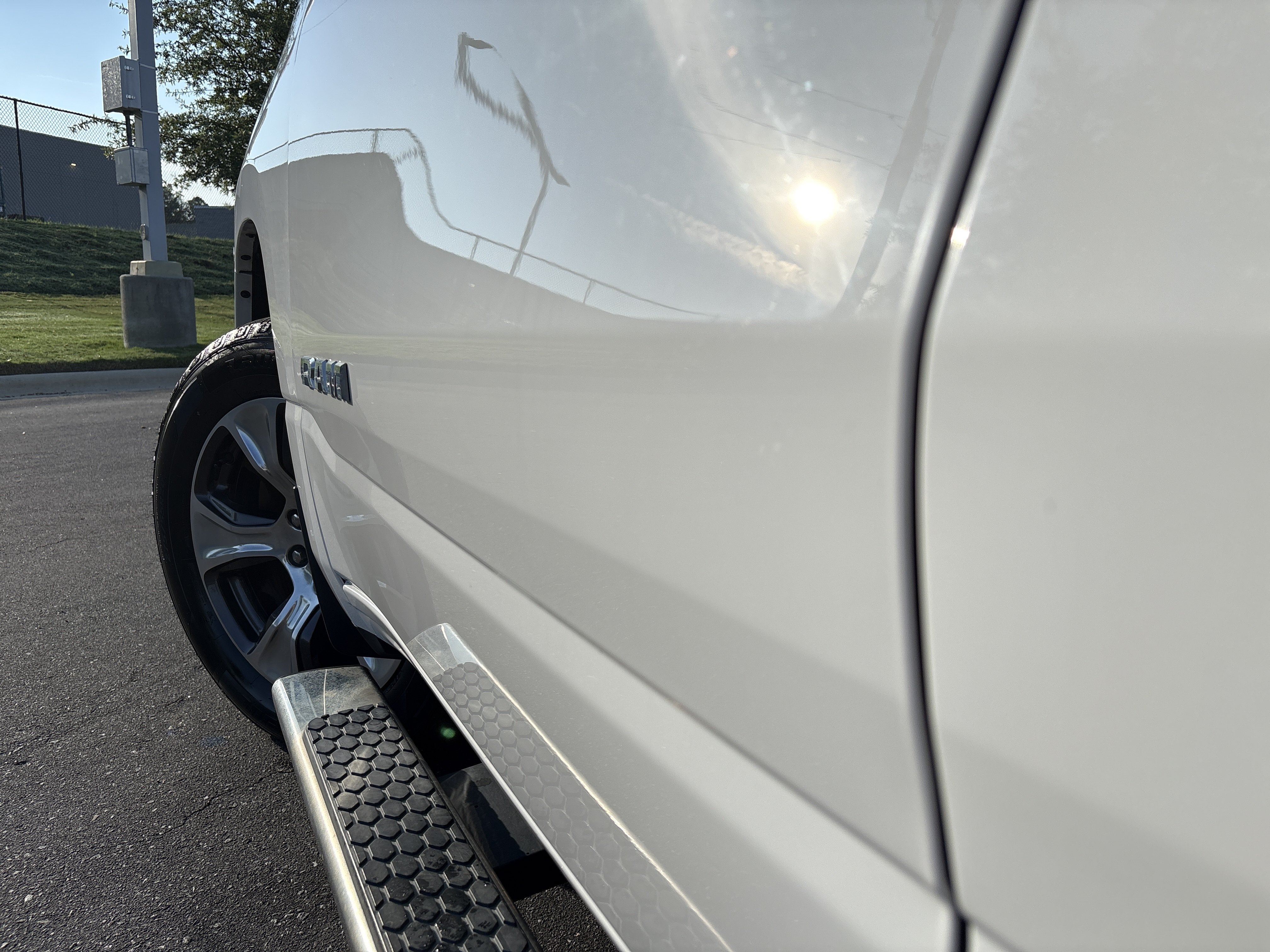 Used 2023 RAM 1500 Laramie AWD/4WD image 13