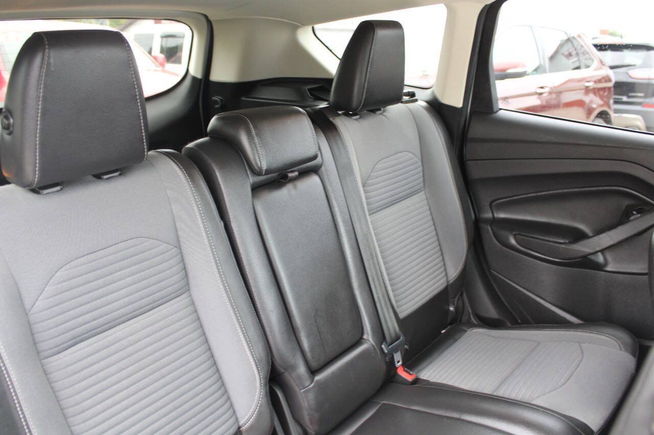 Used 2018 Ford Escape SE w/ SE Sport Appearance Package AWD/4WD image 11