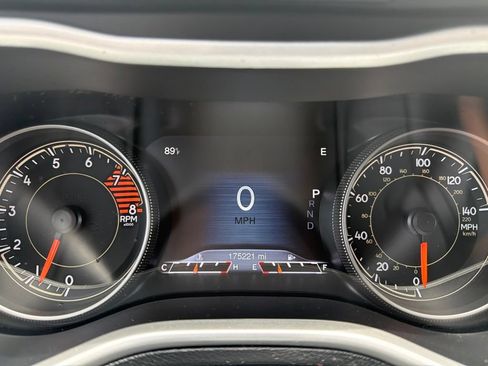 Used 2017 Jeep Cherokee Trailhawk w/ Comfort/Convenience Group AWD/4WD image 51