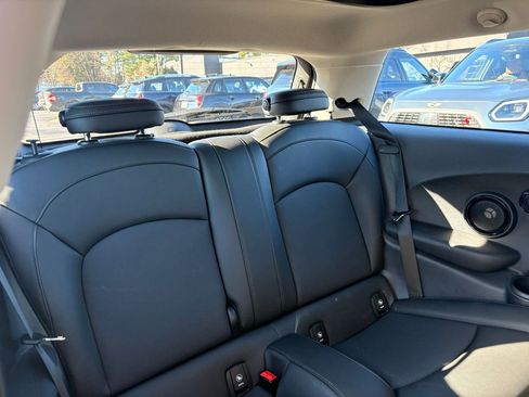 Used 2019 MINI Cooper 2-Door Hardtop w/ Premium Package image 30