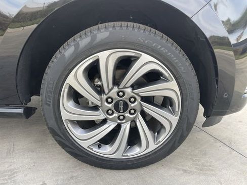 Used 2021 Lincoln Navigator Black Label w/ Cargo Convenience Package image 34