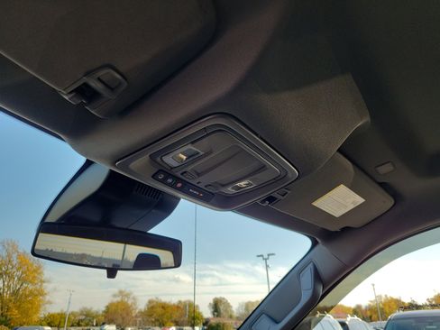 Used 2025 Chevrolet Silverado 1500 LT image 30