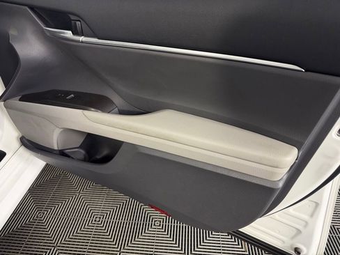 Used 2022 Toyota Camry LE FWD image 30