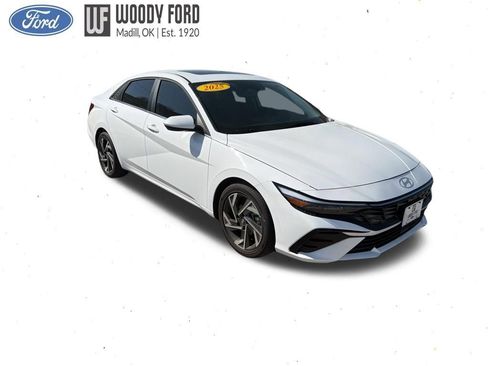 Used 2025 Hyundai Elantra SEL FWD image 7