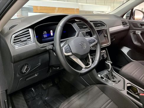 Used 2024 Volkswagen Tiguan S image 16