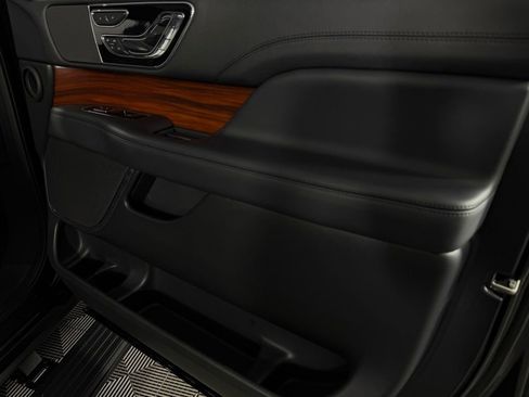Used 2024 Lincoln Navigator Reserve image 38