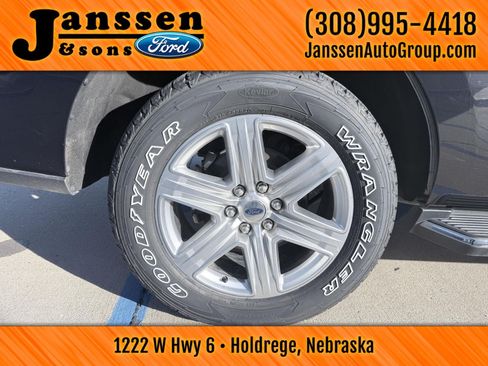 Used 2020 Ford Expedition XLT w/ Equipment Group 202A RWD image 33