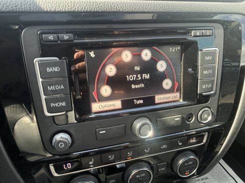 Used 2015 Volkswagen Jetta TDI SEL FWD image 27