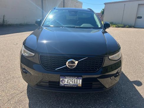 Used 2023 Volvo XC40 B5 Ultimate w/ Protection Package Premier AWD/4WD image 3