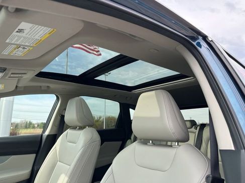 Certified 2025 Nissan Murano SL AWD/4WD image 21