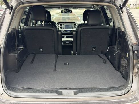 Used 2017 Toyota Highlander XLE FWD image 27