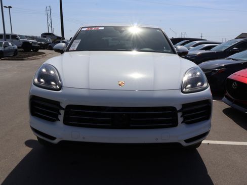 Used 2019 Porsche Cayenne SUV AWD image 2