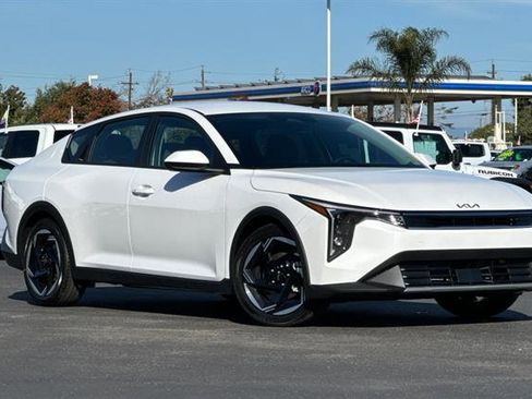 New 2025 Kia K4 EX image 2