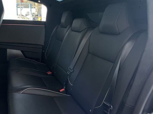 Used 2024 Tesla Cybertruck AWD Crew Cab image 21