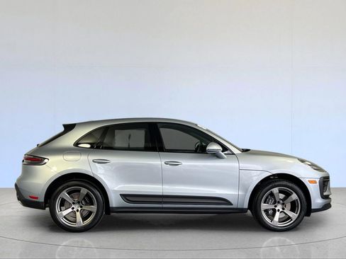 Certified 2025 Porsche Macan image 9