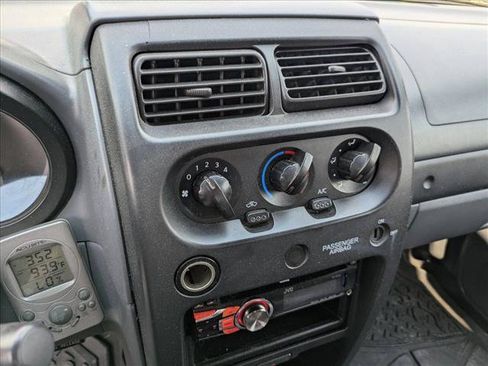 Used 2003 Nissan Frontier SVE AWD/4WD image 11