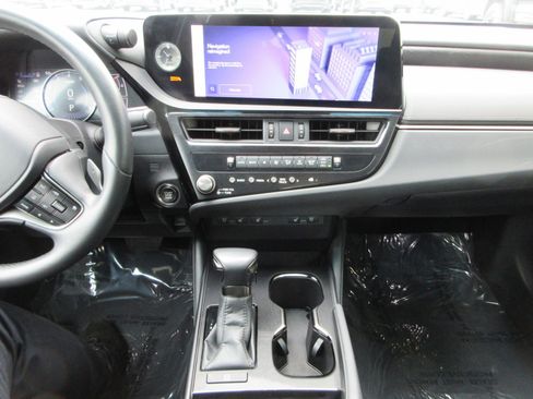 Used 2023 Lexus ES 250 w/ Premium Package image 38