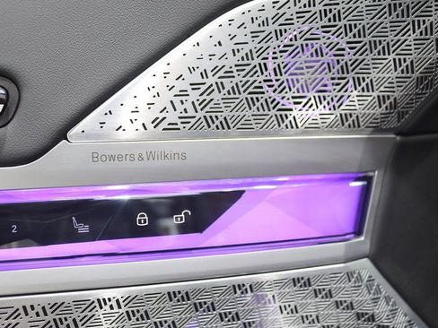 Used 2023 BMW i7 xDrive60 w/ Executive Package 2 image 38